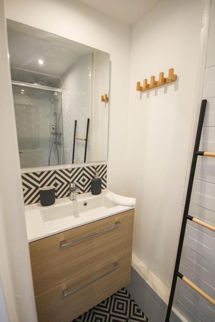 Fully-Equipped Apartment In City Center + Parking Lille Exterior photo